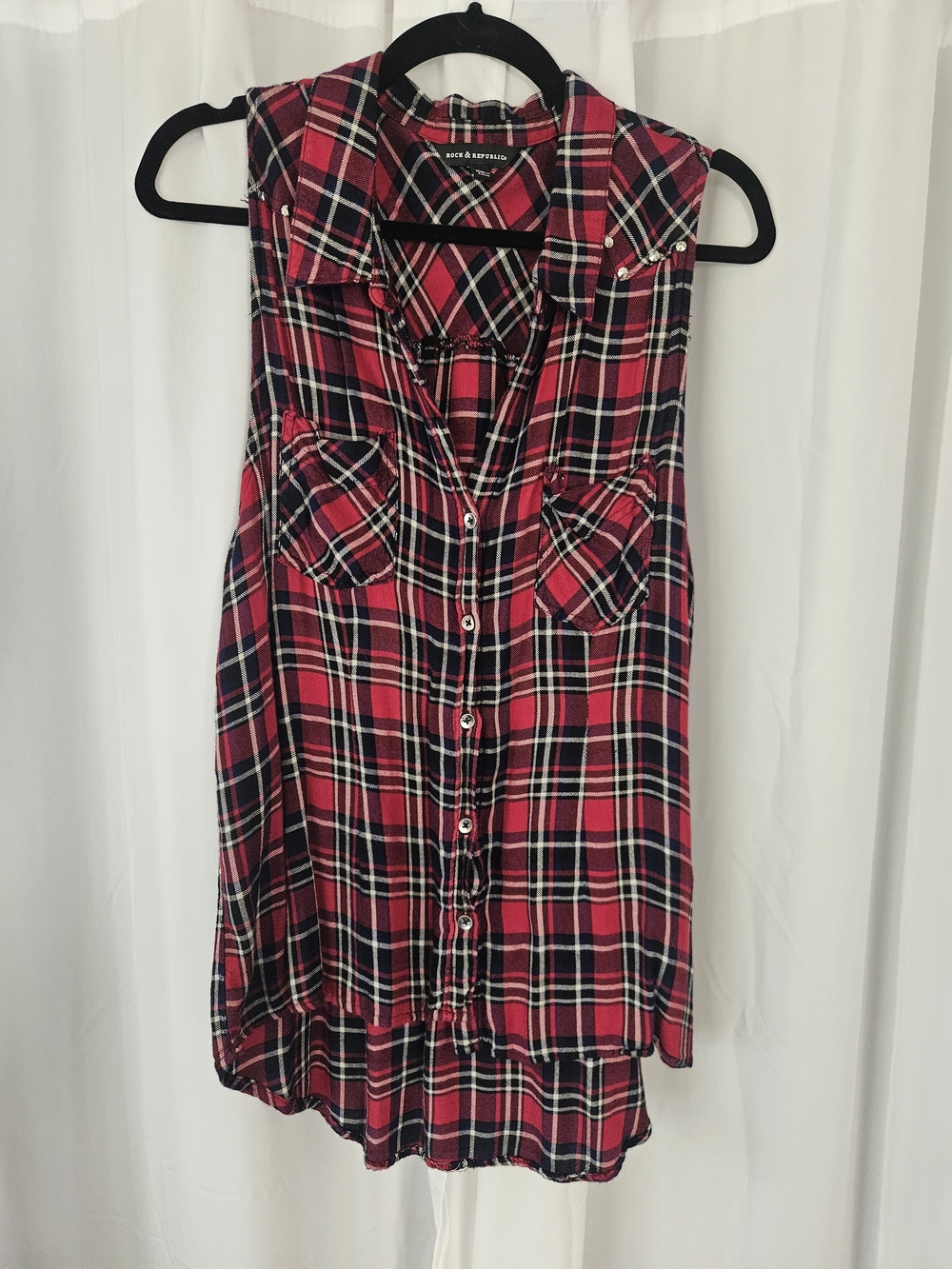 Rock & Republic Women's Red Plaid Sleeveless Button-Front Top - XL